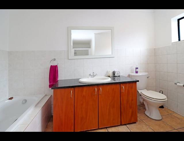 2 BEDROOM TOWNHOUSE FOR SALE IN DARRENWOOD